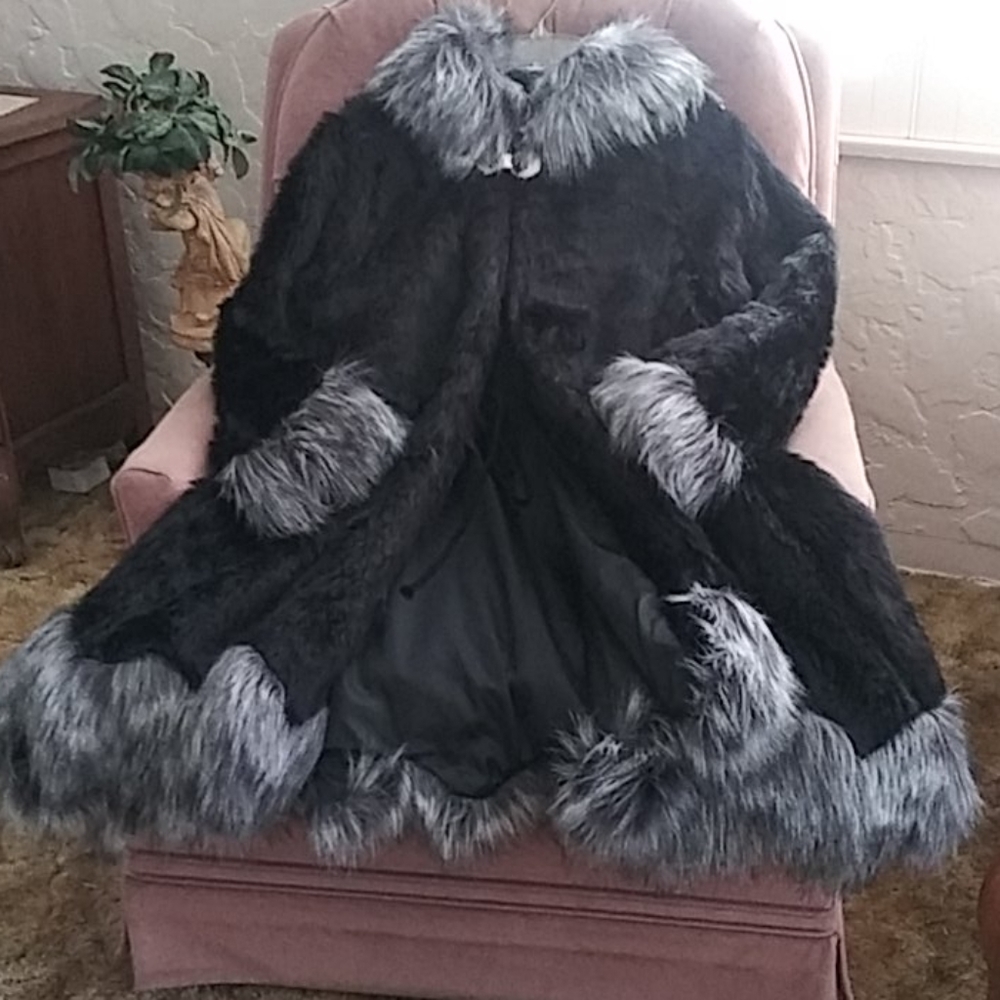Fur jacket with hood
